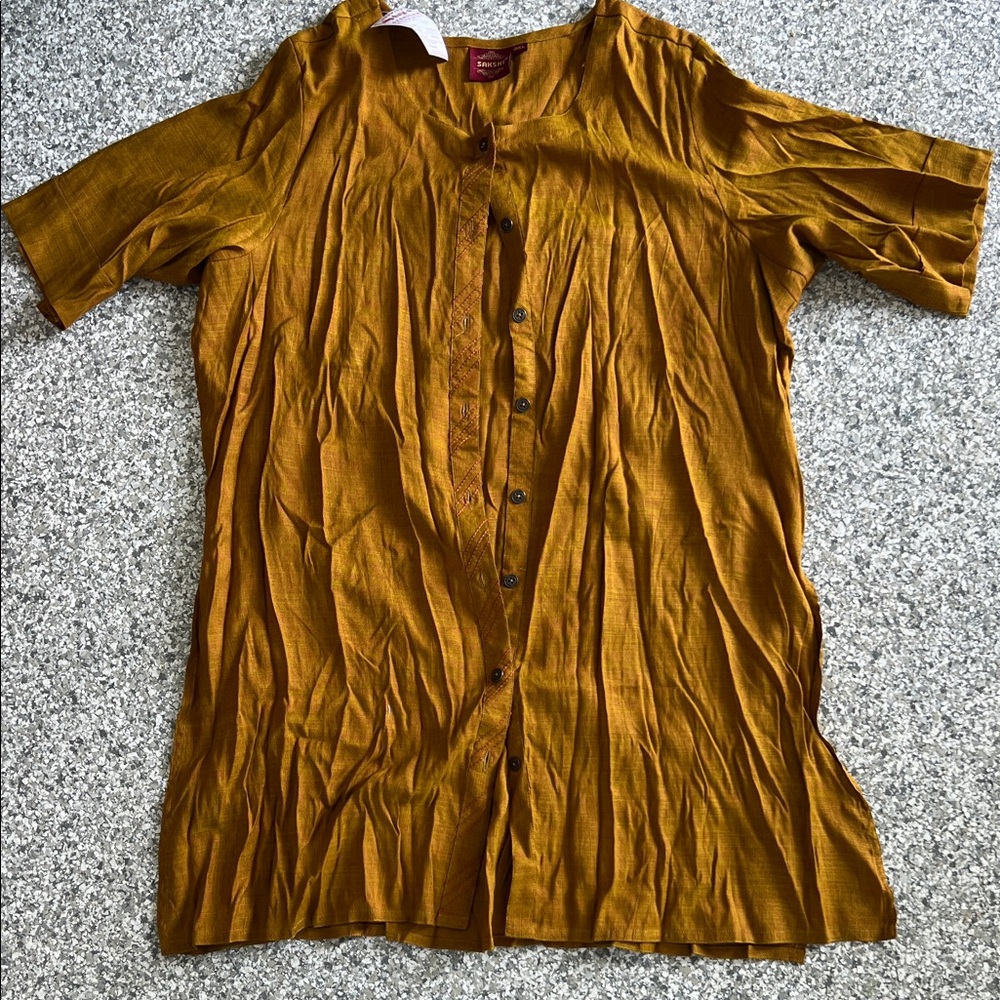 Women’s full button shirt